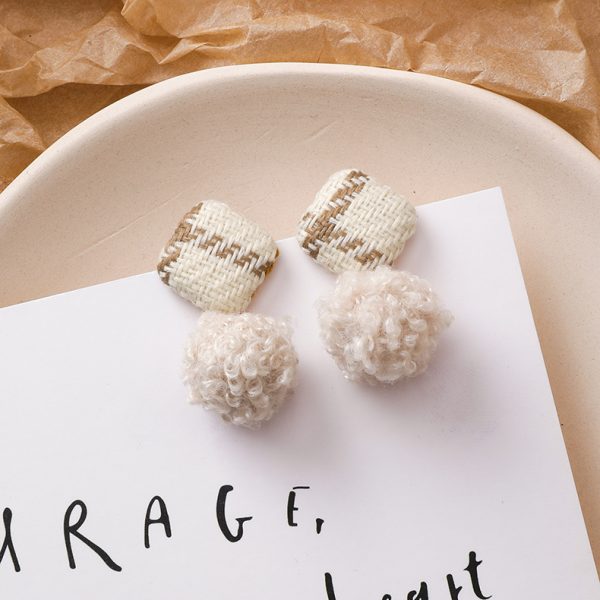 Suitable for winter earrings new trendy wool ball earrings versatile beige autumn and winter plush autumn and winter female temperamental earrings - Image 7