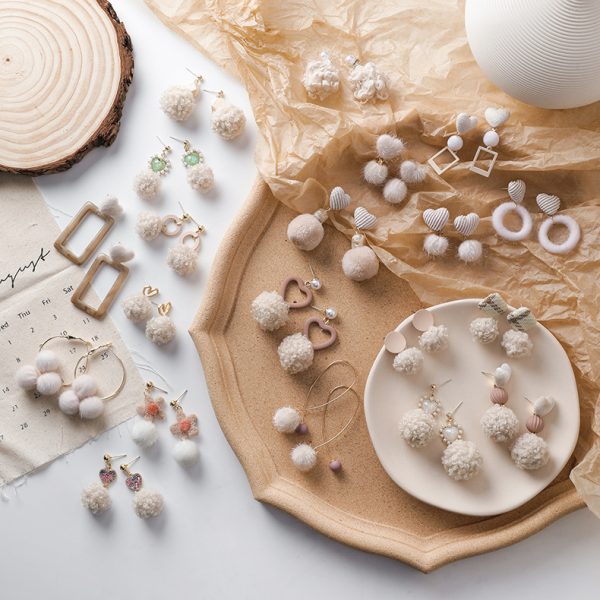 Suitable for winter earrings new trendy wool ball earrings versatile beige autumn and winter plush autumn and winter female temperamental earrings - Image 3