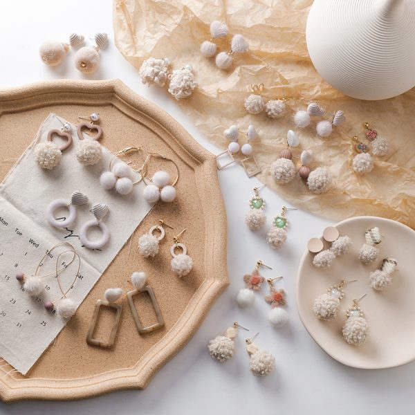 Suitable for winter earrings new trendy wool ball earrings versatile beige autumn and winter plush autumn and winter female temperamental earrings - Image 2