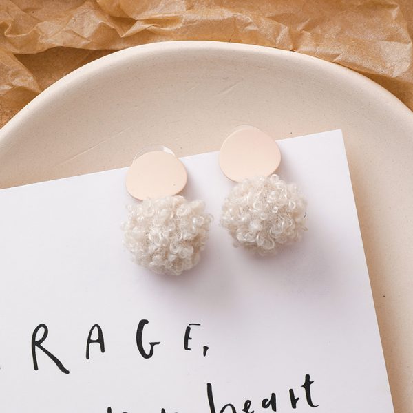 Suitable for winter earrings new trendy wool ball earrings versatile beige autumn and winter plush autumn and winter female temperamental earrings - Image 6