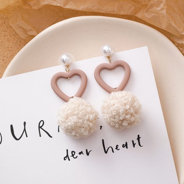 Suitable for winter earrings new trendy wool ball earrings versatile beige autumn and winter plush autumn and winter female temperamental earrings - Image 5
