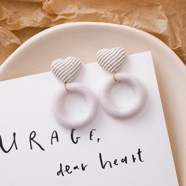 Suitable for winter earrings new trendy wool ball earrings versatile beige autumn and winter plush autumn and winter female temperamental earrings - Image 10