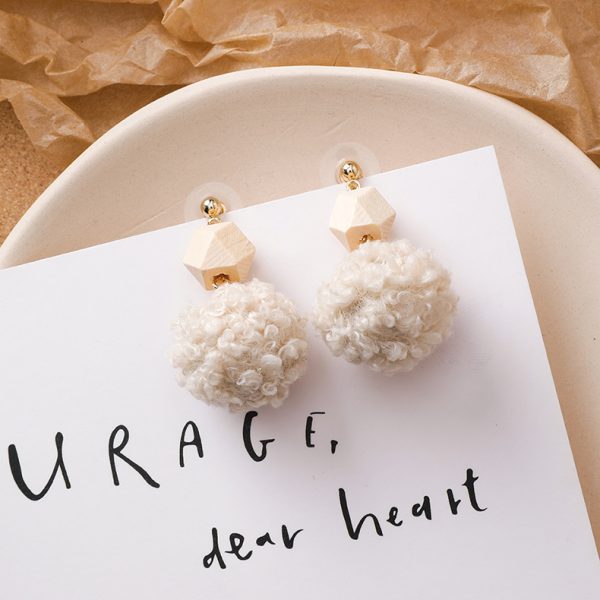 Suitable for winter earrings new trendy wool ball earrings versatile beige autumn and winter plush autumn and winter female temperamental earrings - Image 9