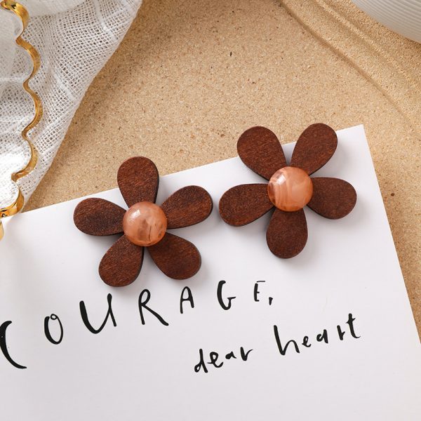 Sweet girl Brown series earrings artistic retro Cold acrylic plush earrings Internet-famous versatile earrings - Image 12